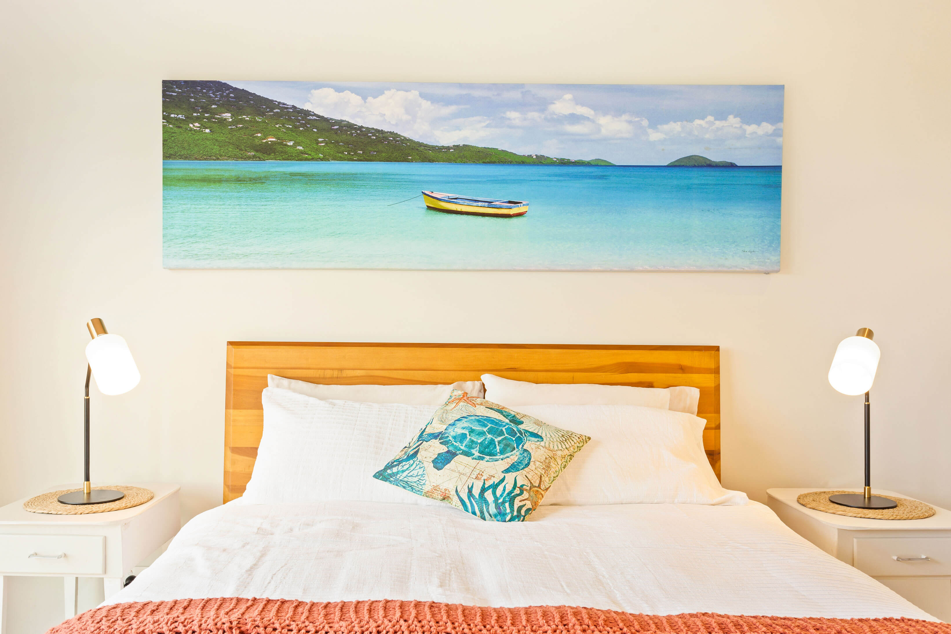 Luxury beautiful bedroom Eagles Nest B&B